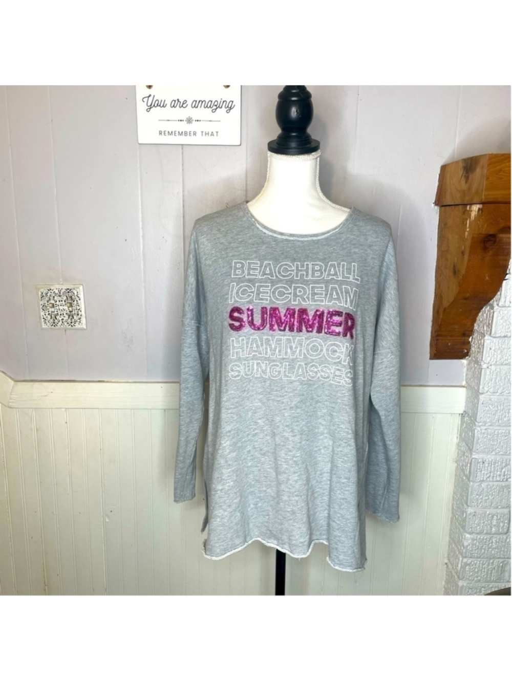Crown & Ivy Summer Beach Graphic Sweatshirt Coastal Lounge Pullover Medium - Picture 12 of 12